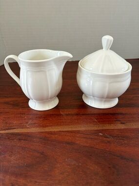 Mikasa Ultima+ Super Strong HK400 Antique White Creamer & Sugar Bowl w/ lid